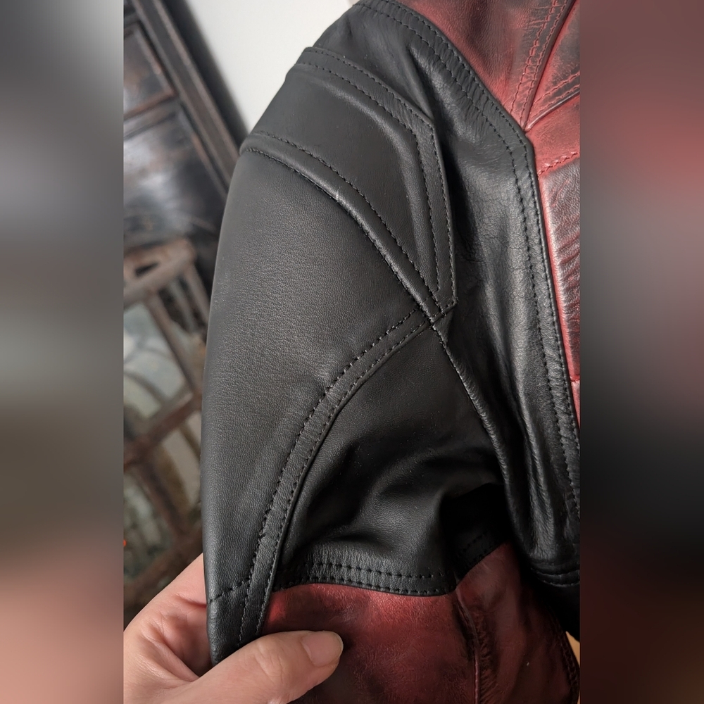 Men's Deadpool Red and Black Leather Style Jacket - Picture 6 of 7